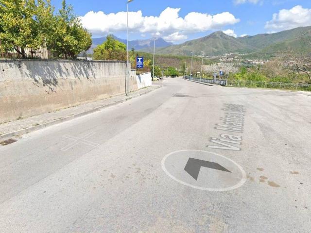 Locale Commerciale in vendita a Casal Barone, Baronissi