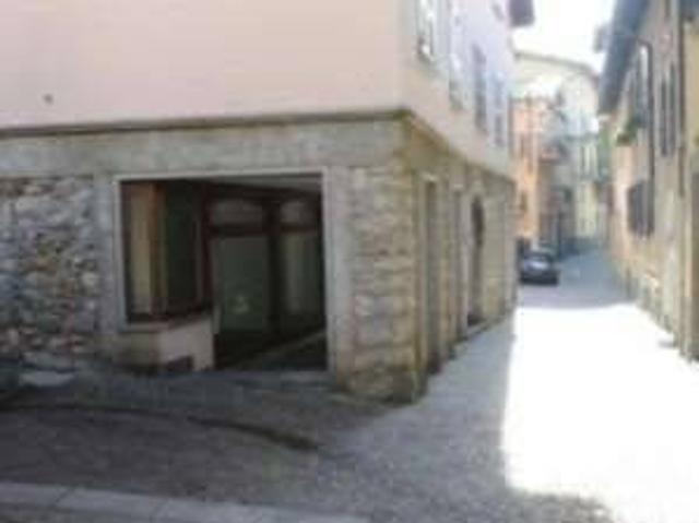 Locale Commerciale in vendita a Campiano, Barzio