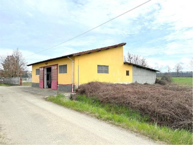 Locale Commerciale in vendita a Piemonte, Alessandria