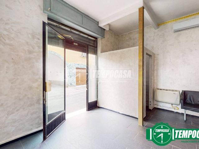 Locale Commerciale in vendita a Piemonte, Alessandria
