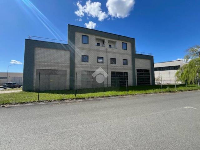 Locale Commerciale in vendita a Piemonte, Alessandria
