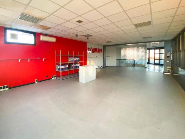 Locale Commerciale in vendita a Bassano Bresciano, Lombardia