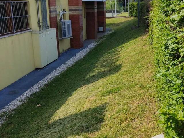Locale Commerciale in vendita a Pilastroni, Bassano Del Grappa