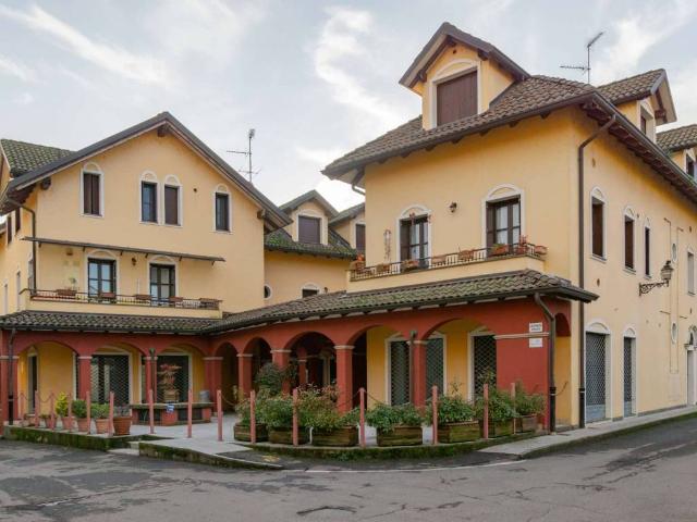 Locale Commerciale in vendita a Piemonte, Alessandria