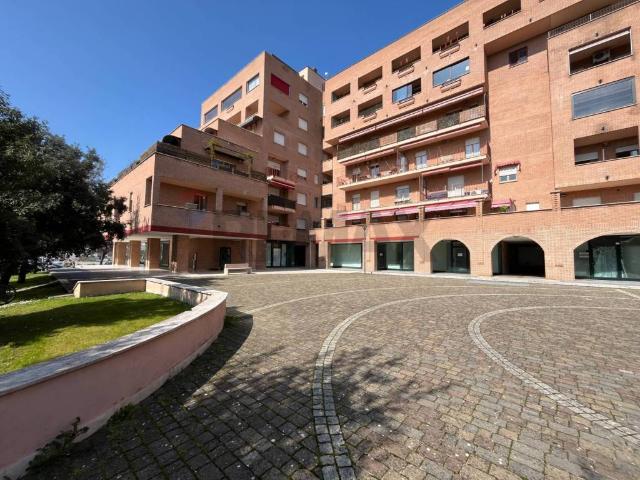 Locale Commerciale in vendita a Santa Lucia, Bastia Umbra