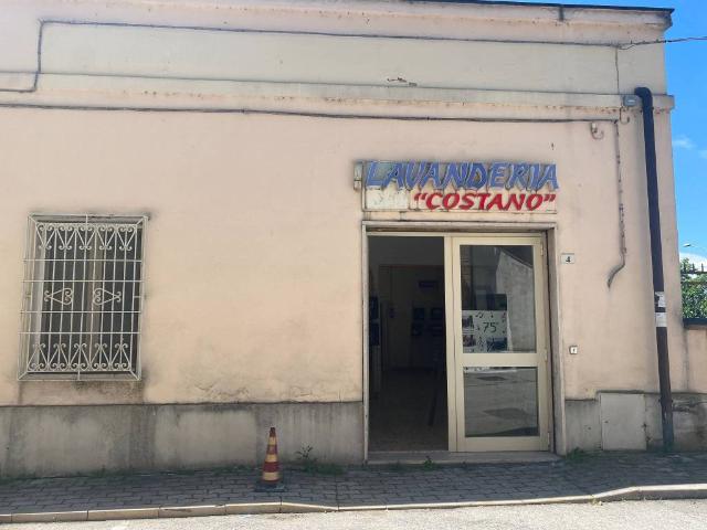 Locale Commerciale in vendita a San Lorenzo, Bastia Umbra