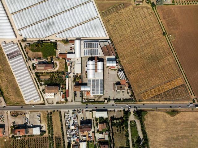 Locale Commerciale in vendita a Battipaglia, Salerno