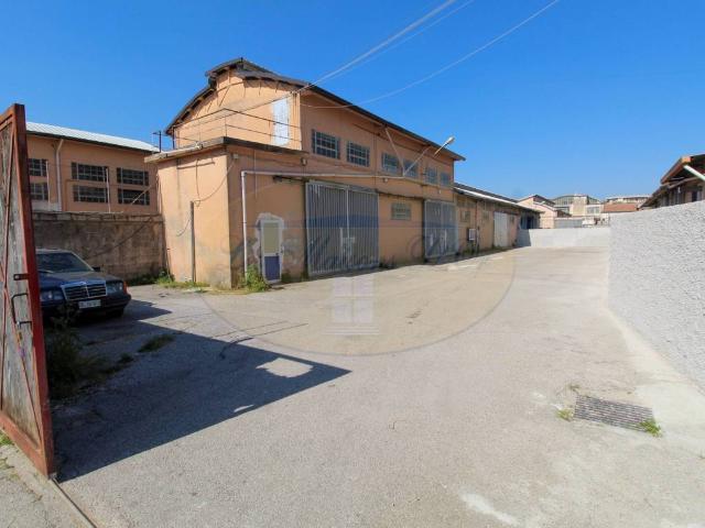 Locale Commerciale in vendita a Rione Sant'Anna, Battipaglia