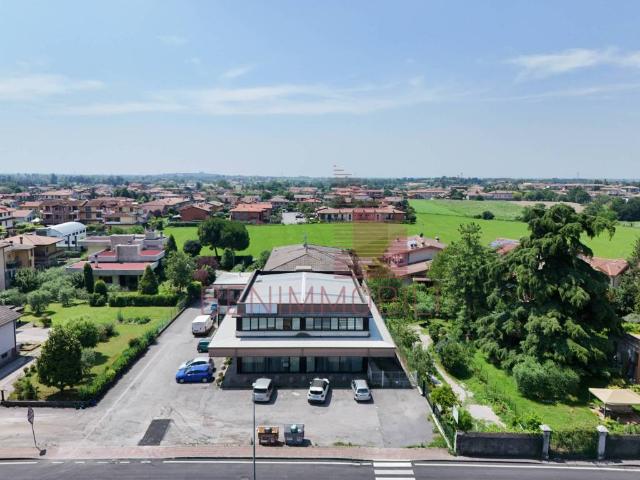 Locale Commerciale in vendita a Bedizzole, Lombardia