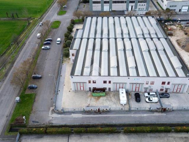 Locale Commerciale in vendita a Bedizzole, Lombardia