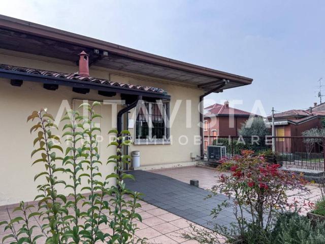 Locale Commerciale in vendita a Bedizzole, Lombardia