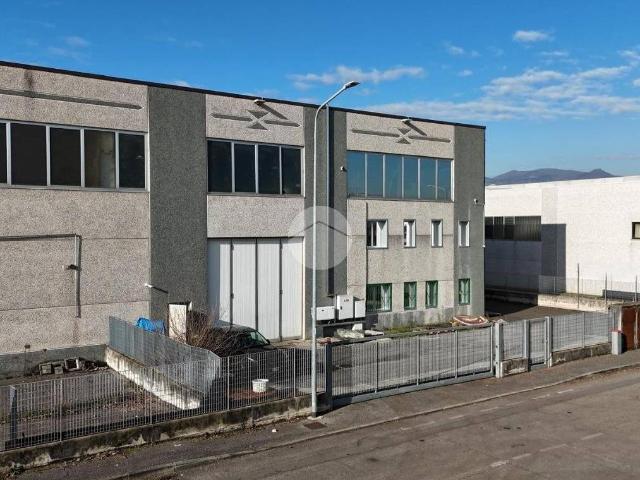 Locale Commerciale in vendita a Bedizzole, Lombardia