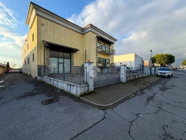 Locale Commerciale in vendita a Bedizzole, Lombardia