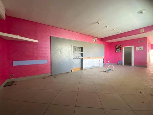 Locale Commerciale in vendita a Bedizzole, Lombardia