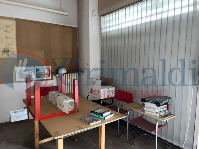 Locale Commerciale in vendita a Fornaci, Piemonte