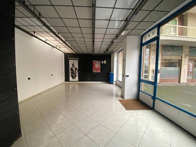 Locale Commerciale in vendita a Piemonte, Torino