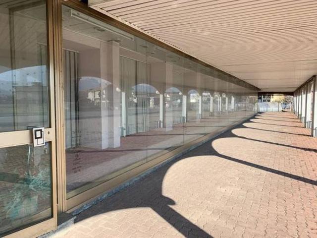 Locale Commerciale in vendita a Piemonte, Cuneo