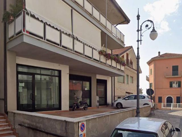 Locale Commerciale in vendita a Bella, Basilicata