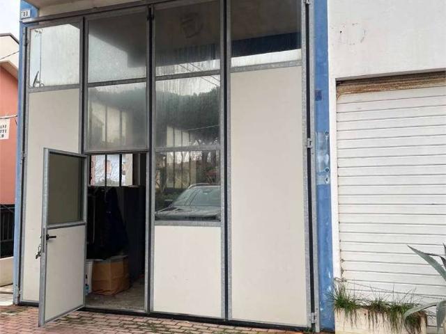 Locale Commerciale in vendita a Bellaria, Reggio Emilia
