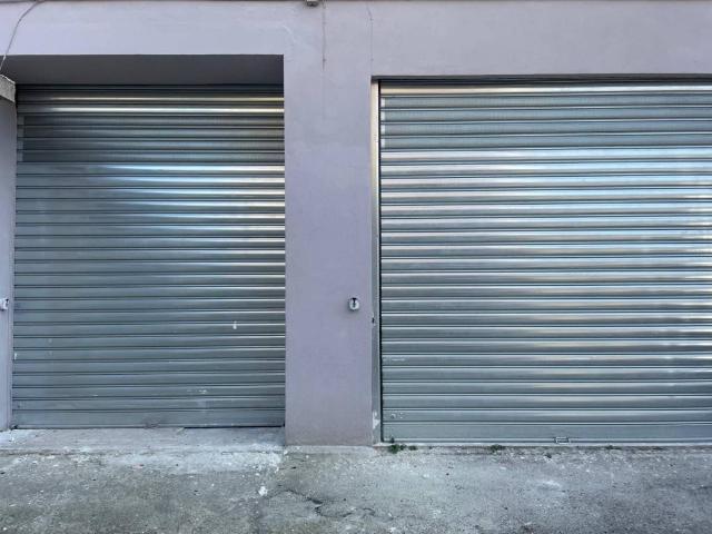 Locale Commerciale in vendita a Bellizzi, Campania