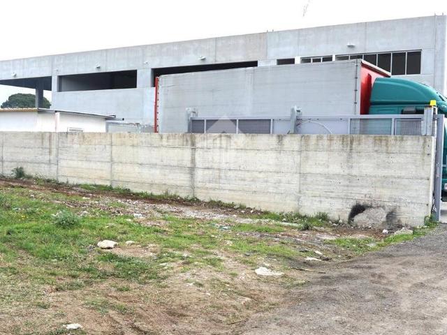 Locale Commerciale in vendita a Bellizzi, Campania
