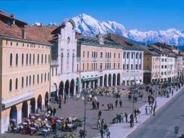 Locale Commerciale in vendita a Lambioi, Zoldo Alto