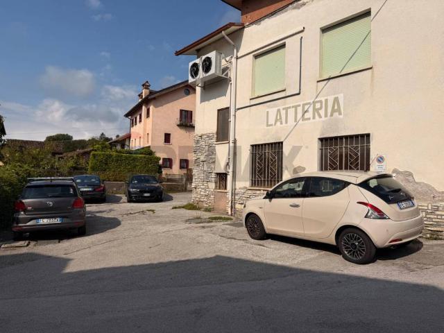 Locale Commerciale in vendita a Zoldo Alto, Veneto