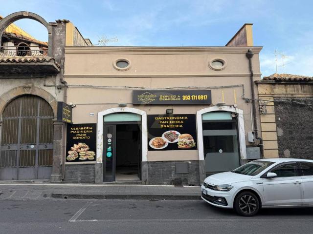 Locale Commerciale in vendita a Belpasso, Sicilia