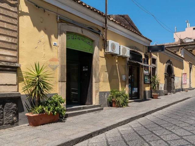 Locale Commerciale in vendita a Altarello, Belpasso