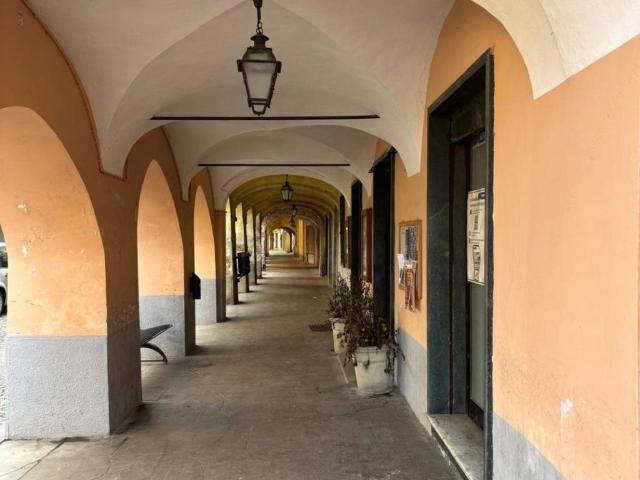 Locale Commerciale in vendita a Piemonte, Cuneo
