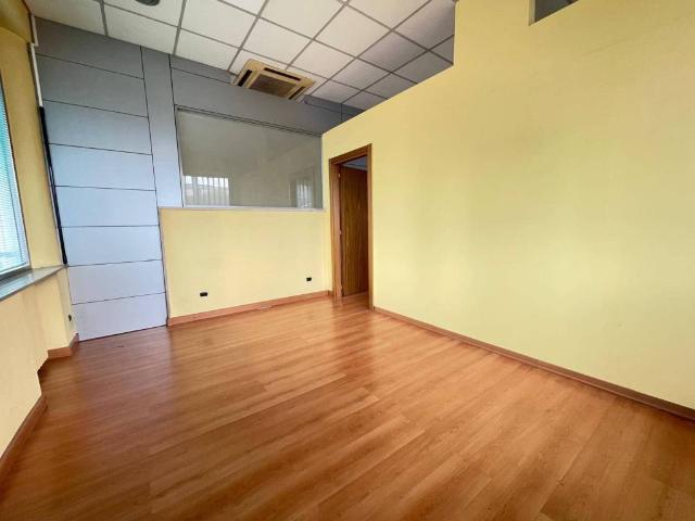 Locale Commerciale in vendita a Pacevecchia, Benevento
