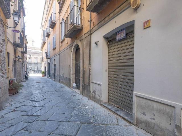 Locale Commerciale in vendita a Ponticelli, Benevento