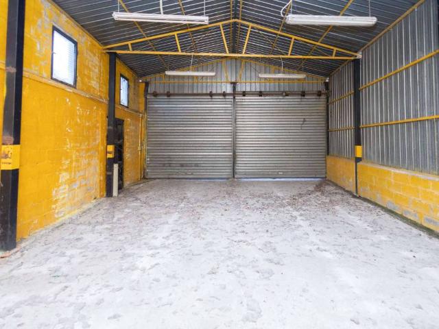 Locale Commerciale in vendita a Benevento, Campania