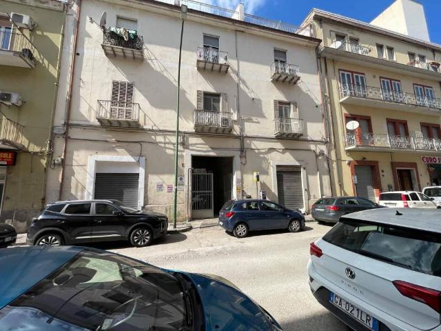 Locale Commerciale in vendita a Benevento, Campania
