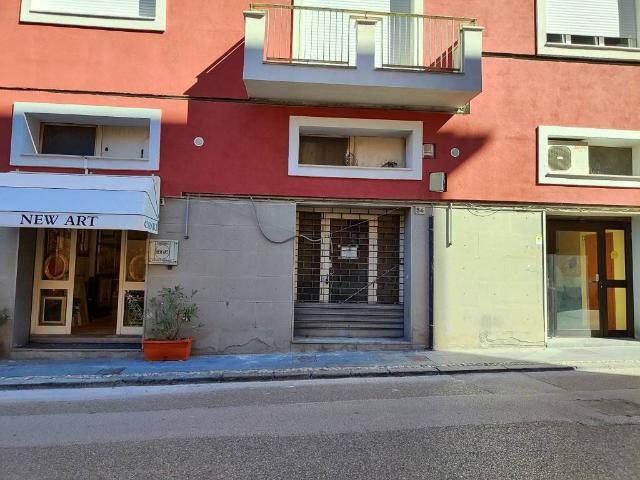 Locale Commerciale in vendita a Contrada Santa Clementina, Benevento