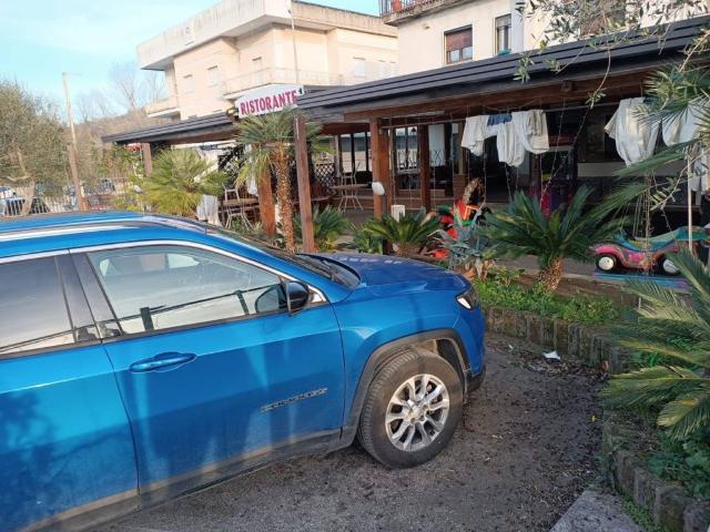 Locale Commerciale in vendita a Benevento, Campania