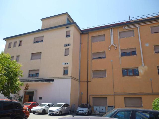 Locale Commerciale in vendita a Ponticelli, Benevento