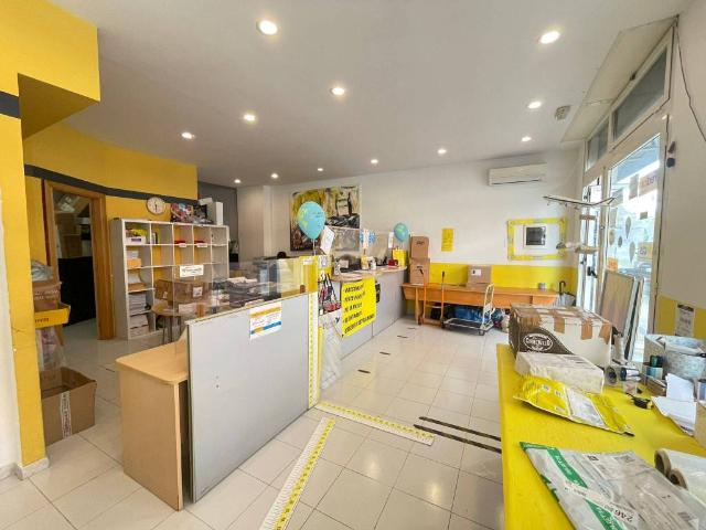 Locale Commerciale in vendita a Benevento, Campania