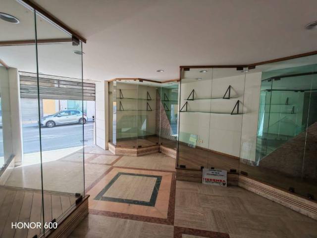 Locale Commerciale in vendita a Porta Rufina, Benevento