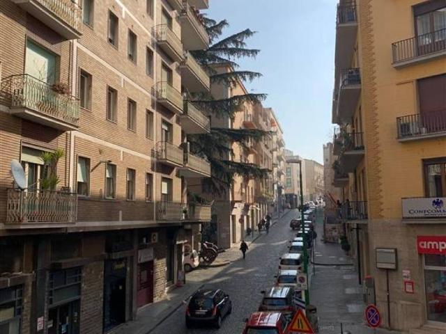 Locale Commerciale in vendita a Benevento, Campania