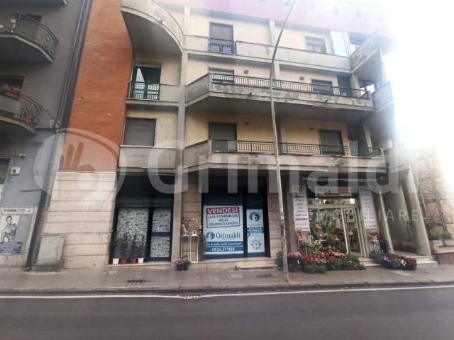 Locale Commerciale in vendita a Mellusi-Atlantici, Benevento