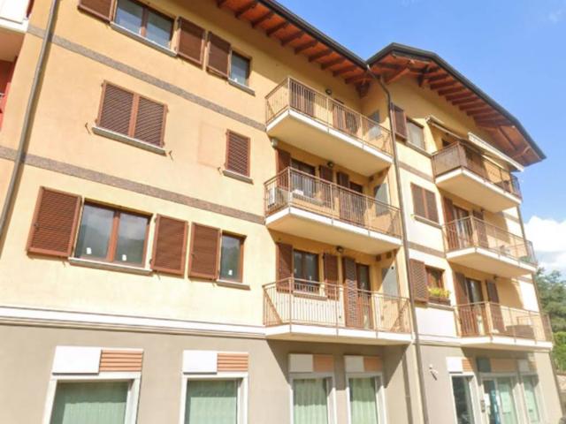 Locale Commerciale in vendita a Berbenno, Lombardia