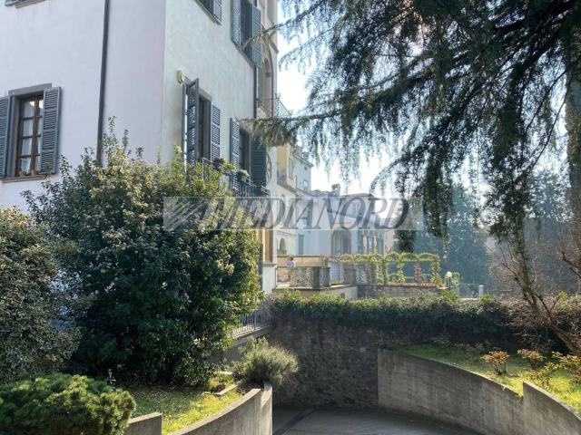 Locale Commerciale in vendita a Borgo Palazzo, Bergamo