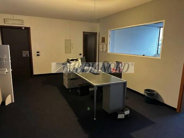 Locale Commerciale in vendita a Borgo Palazzo, Bergamo