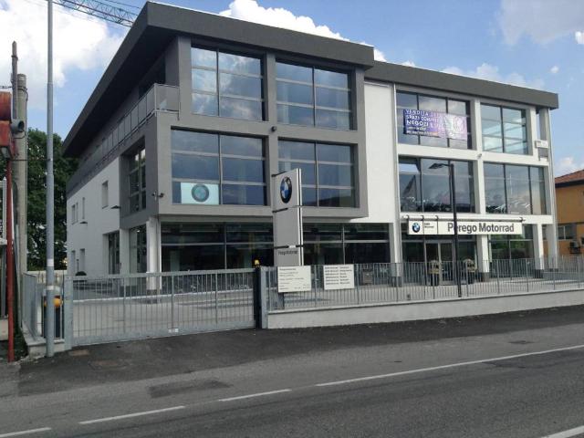 Locale Commerciale in vendita a Lallio, Lombardia