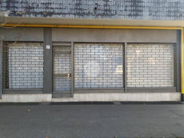 Locale Commerciale in vendita a Malpensata, Bergamo