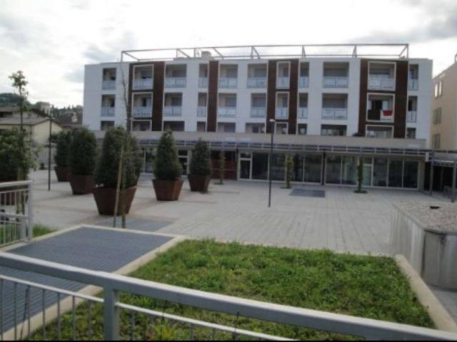 Locale Commerciale in vendita a Bergamo, Lombardia