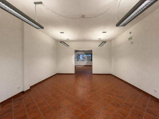 Locale Commerciale in vendita a Borgo Palazzo, Bergamo