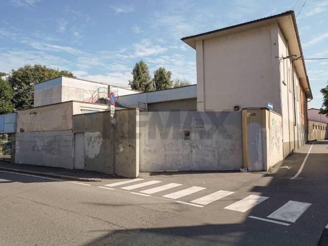 Locale Commerciale in vendita a Bergamo, Lombardia