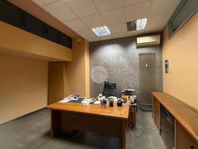 Locale Commerciale in vendita a Borgo Palazzo, Bergamo